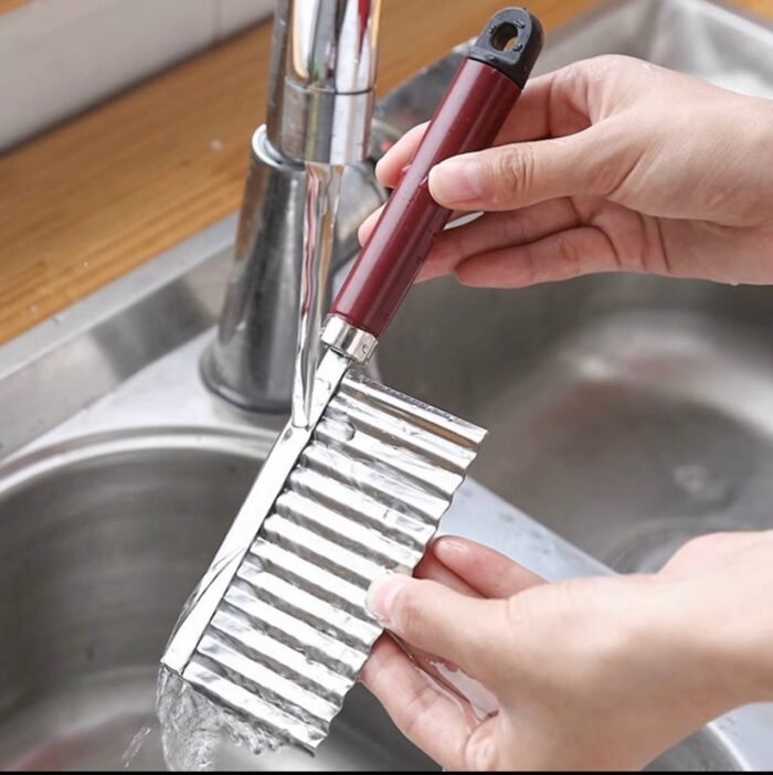 WAVE STAINLESS STEEL POTATO CRINKLE CUTTER - Image 3