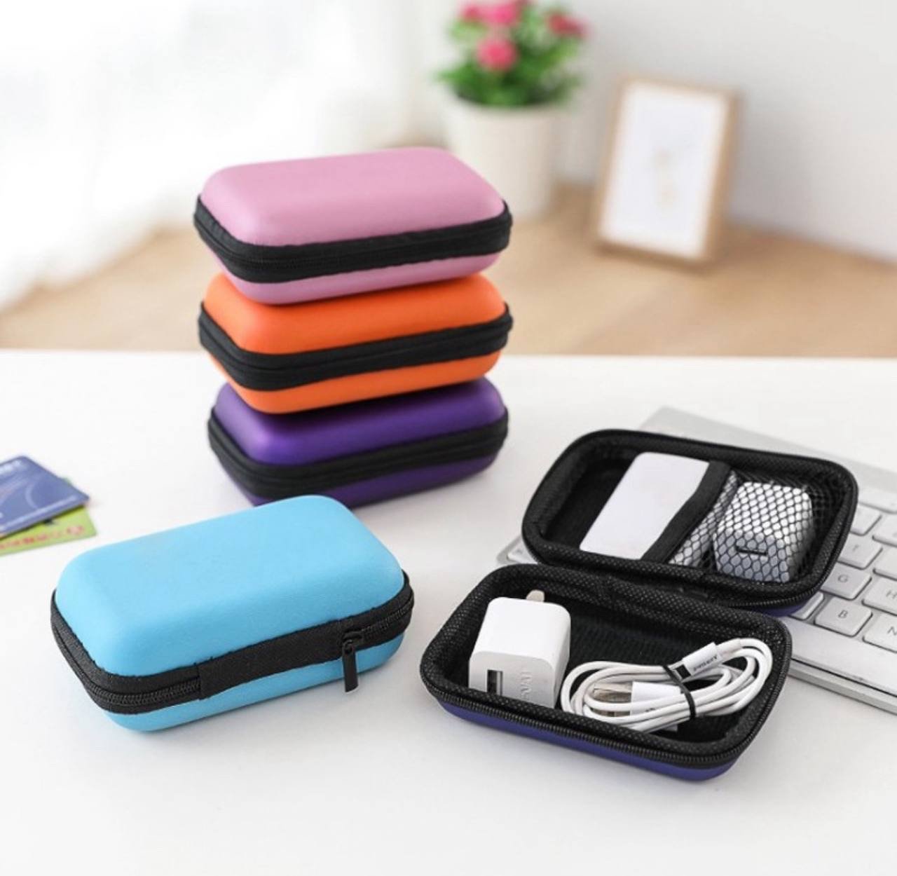 img_0944 PORTABLE HANDY ESSENTIALS POUCH FOR EARPHONES/PHONE CABLES - Image 1