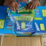 ZIPLOCK BY 125PC 

SIZE 16.5cm*14.9cm