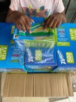 ZIPLOCK BY 125PC 

SIZE 16.5cm*14.9cm