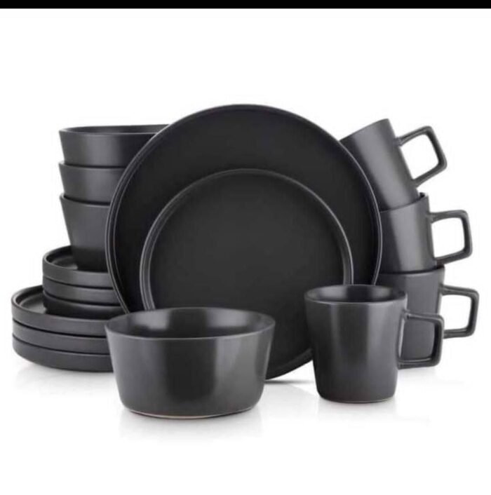16PC QUALITY THICK EUROPEAN LUXURY FINE CERAMIC STONEWARE DINNER SET•••BLACK

 4 Serving plate
4 Side plate
4 Soup bowls 
4 Cups - Image 4