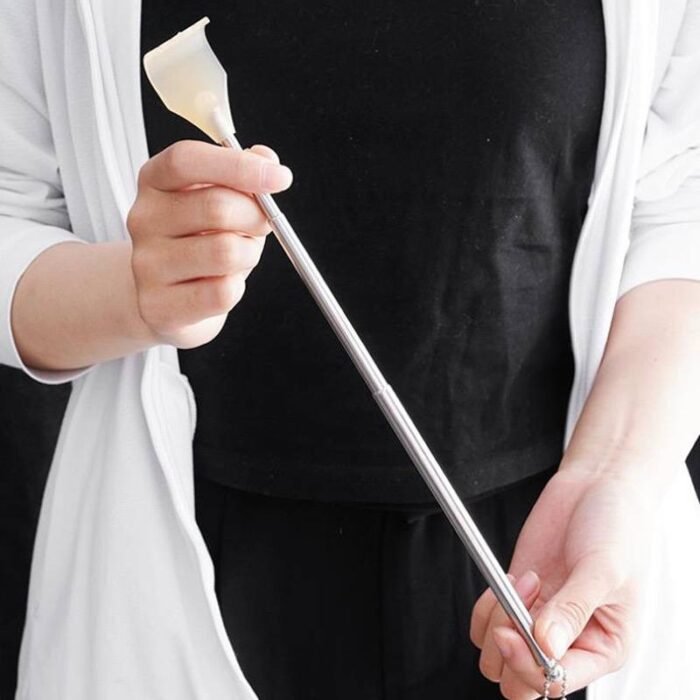 EXTENDABLE BACK SCRATCHER - Image 3