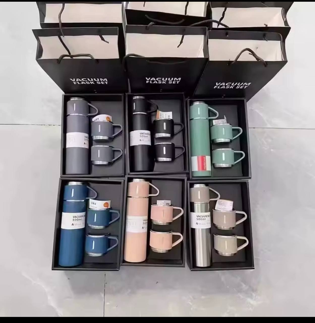 img_0532 (ON SALES) HIGH QUALITY 3IN1 STAINLESS STEEL VACUUM FLASK 500ML(COMES IN A BEAUTIFUL BLACK BOX) - Image 1