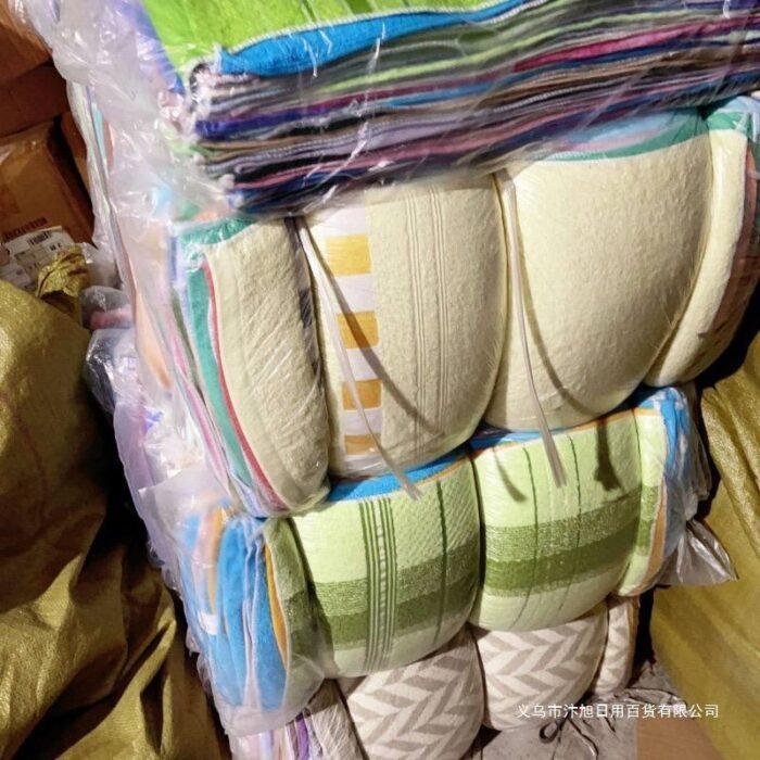 QUALITY THICK BIG SIZE TOWEL(For gym towel,kids towel)
The big I said doesn’t mean it can wrap adult round oo 🔈 
It’s a random picking,na mix mix supplier pack am oo - Image 3