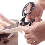 MULTIFUNCTIONAL KITCHEN SCISSORS ✂️ AND BOTTLE OPENER - Image 2
