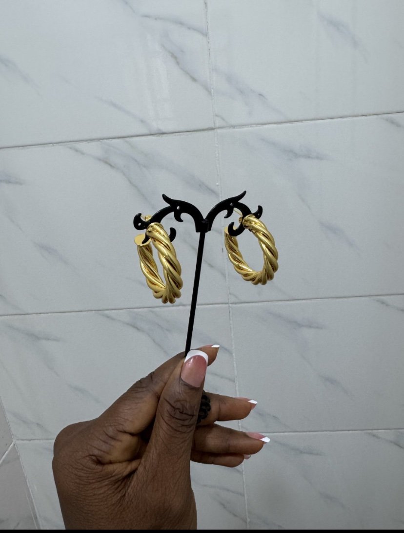 img_3636 QUALITY YTJX NON TARNISH STEEL FASHION EARRING DESIGN 6 - Image 1