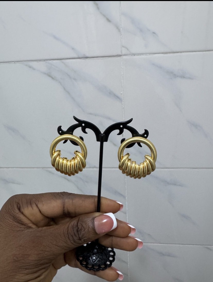 img_3638 QUALITY YTJX NON TARNISH STEEL FASHION EARRING DESIGN 8 - Image 1