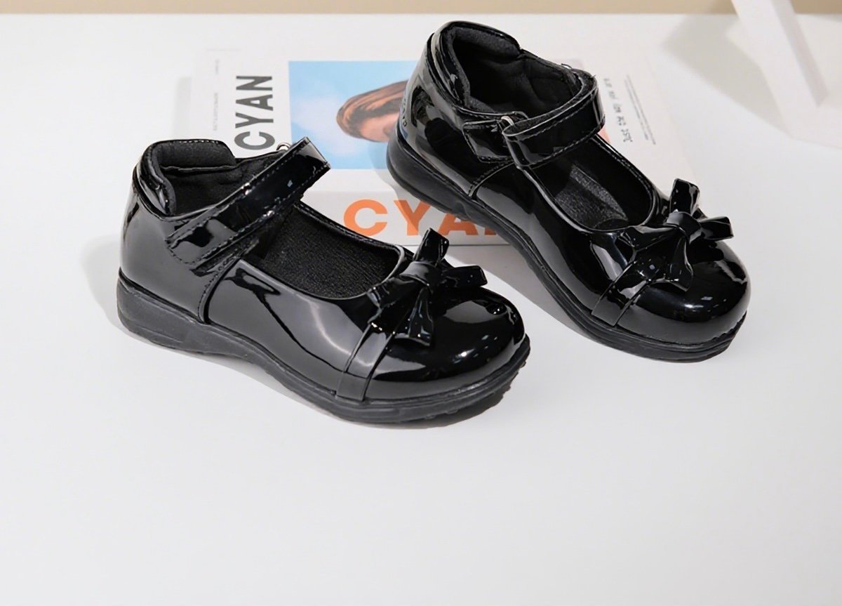 1d3206e3-084b-4508-8198-d5c9bbdc75c1 ISABELLA PATENT QUALITY FITLS SCHOOL/DRESSING SHOE
(Runs small,pick 1 size bigger) - Image 1