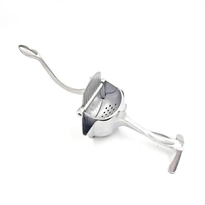 MANUAL FRUIT PRESS..Doesn’t come in a carton - Image 3