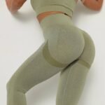 2PC PADDED BRA TOP GYM/EXERCISE/SPORT OUT(LONG)
PERFECT FOR A SIZE 8-16
Gold and green color available - Image 3