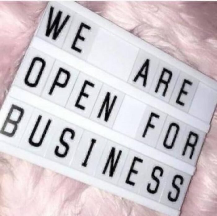 (ON SALES) MESSAGE LIGHT BOX(COMES WITH 96 BLACK LETTERS AND EMOJI

📌BATTERY OR USB CHARGING

📌FOR COUNTDOWNS,MESSAGES OR REMINDERS,HOME DECOR


📌PERFECT FOR PARTIES,SUPER BRIGHT LEDS,FREE STAND OR WALL MOUNT - Image 2