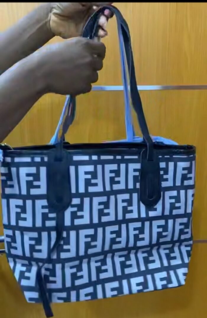 (ON SALES) F&F QUALITY TOTE BAG WITH ZIPPER AND INNER LINEN - Image 2