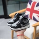 HARRY QUALITY NIKE SNEAKERS SIZE 21