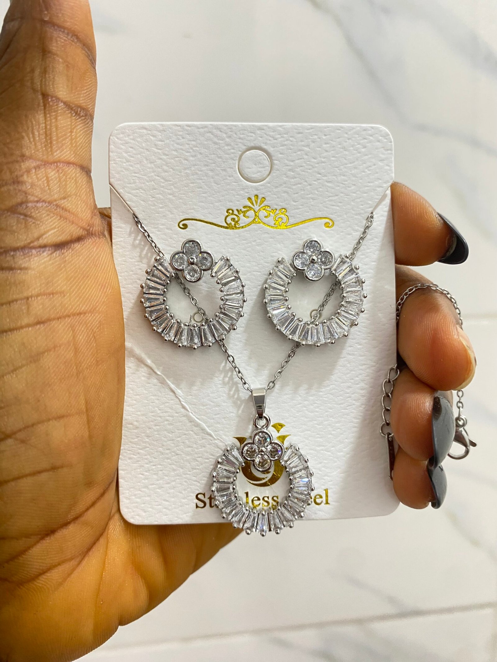img_5752 QUALITY HY FASHION CHAIN AND EARRING SET DESIGN 7 - Image 1