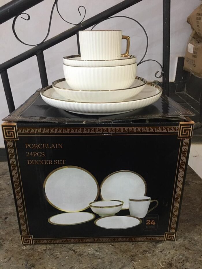 20PC HIGH QUALITY EUROPEAN LUXURY CERAMIC STONEWARE DINNER SET 


 4 Serving plate
4 Side plate
4 side plate medium size
4 Soup bowls 
4 Cups - Image 3