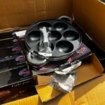 SMP 7 HOLES ROUND  SHAPE NON STICK MASA/BEAN CAKE PAN WITH GLASS LID/COVER AND 2 SILICON