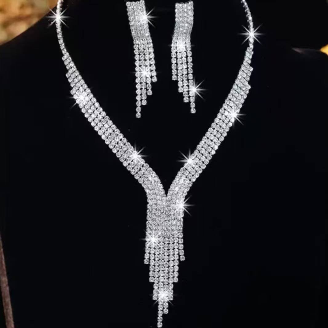 e223463c-e6c4-4ce0-aa26-5ffb82972a29 FASHION SILVER JEWELRY CHAIN AND EARRING DESIGN 2 - Image 1