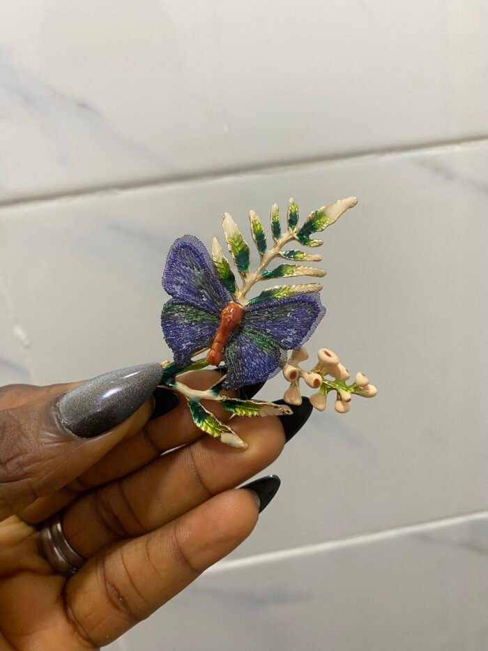 FASHION STATEMENT ORNAMENTAL BROOCH DESIGN 1 - Image 2