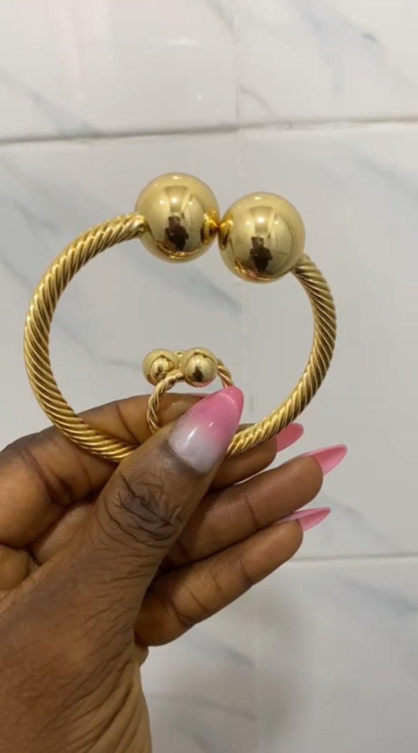 img_5576 QUALITY NYH FASHION BANGLE AND RING SET DESIGN 2 - Image 1