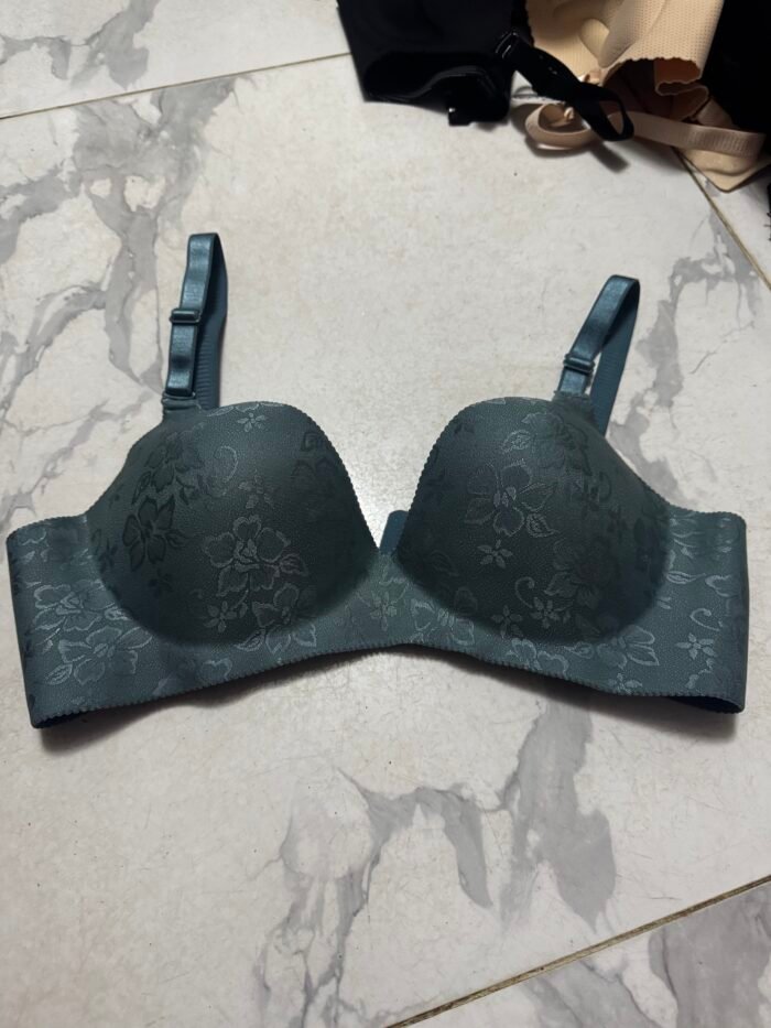 QUALITY SEAMLESS NO IRON BRA SIZE 38 - Image 19