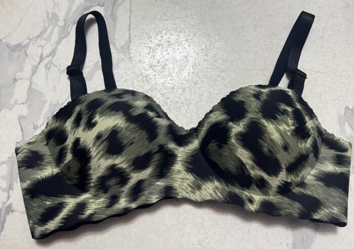 QUALITY SEAMLESS NO IRON BRA SIZE 38 - Image 6