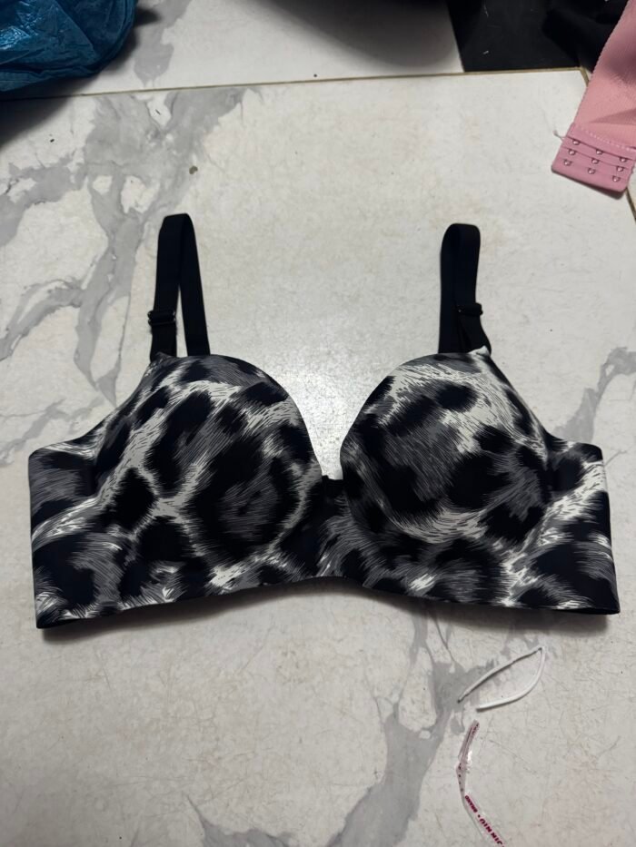 QUALITY SEAMLESS NO IRON BRA SIZE 36 - Image 8