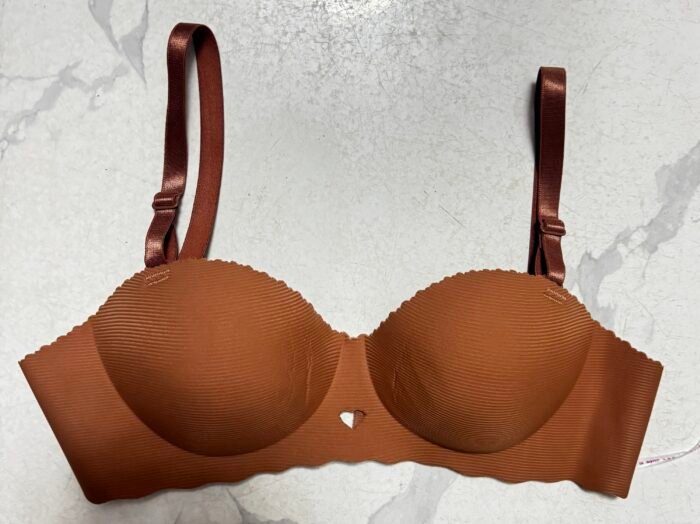 QUALITY SEAMLESS NO IRON BRA SIZE 36 - Image 10