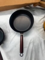 QUALITY DEEP WOK FRYPAN WITH BIG HOLE PATTERN - Image 4