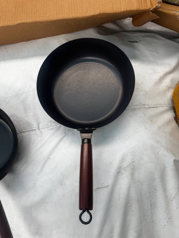 QUALITY DEEP WOK FRYPAN WITH BIG HOLE PATTERN - Image 4